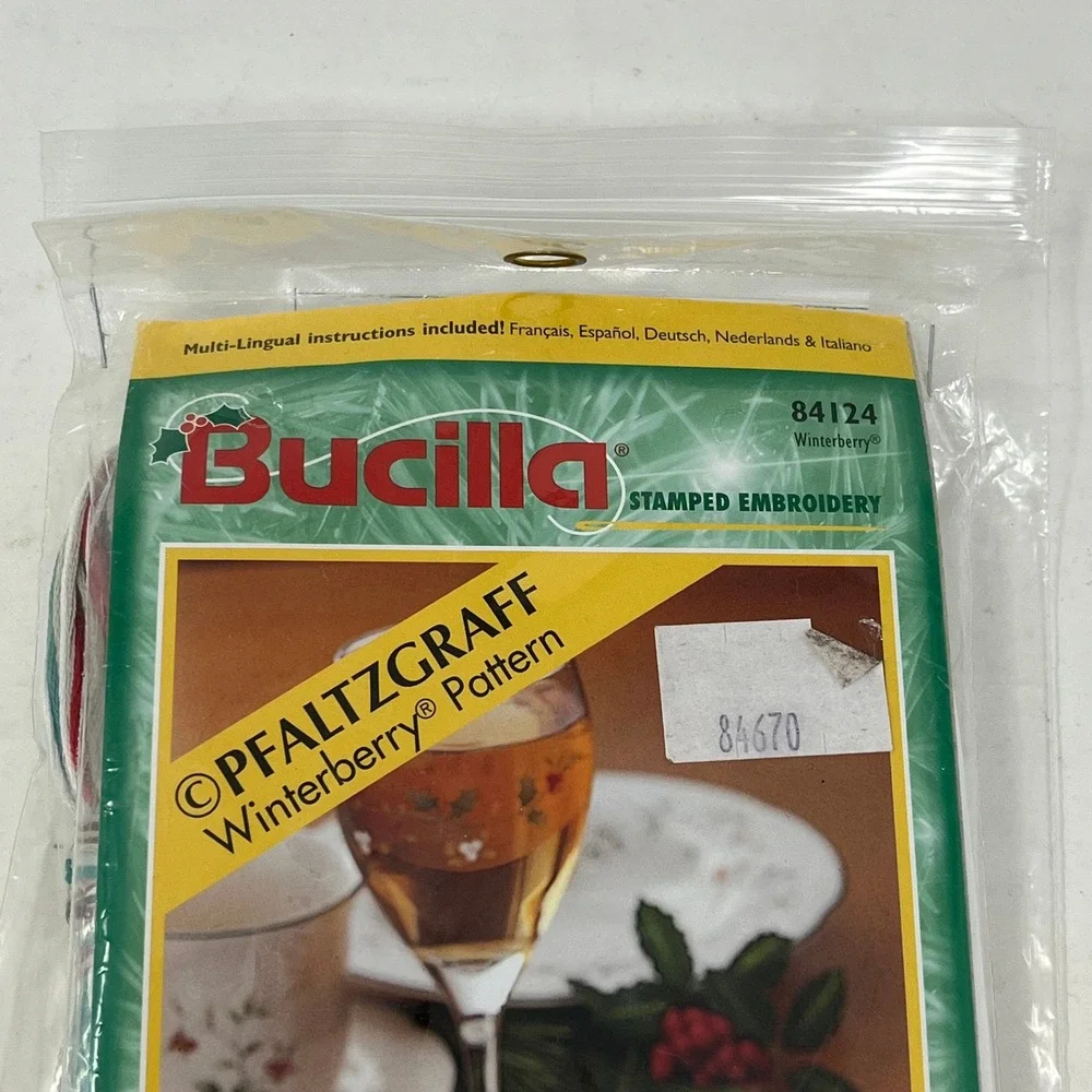 Bucilla Pfaltzgraff Winterberry Stamped Embroidery Napkins Kit 84124 Christmas 4